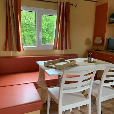 De La Ferme Aux Anesses, Mobil Myrtille Kemp