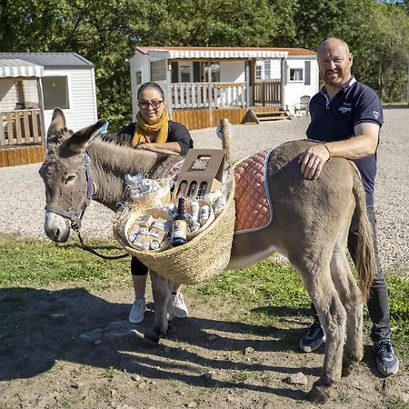 De La Ferme Aux Anesses, Mobil Myrtille Kemp *
